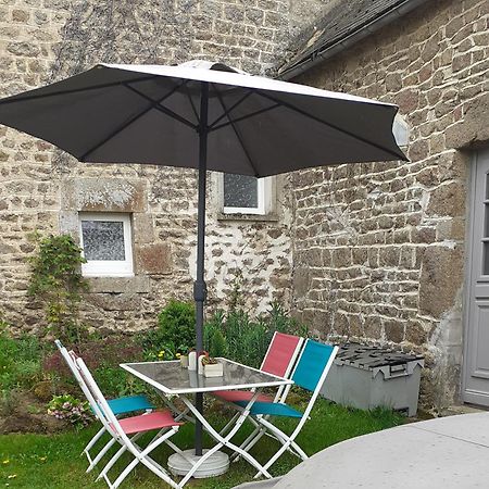 Wildberry Cottage Orgères-la-Roche Екстериор снимка