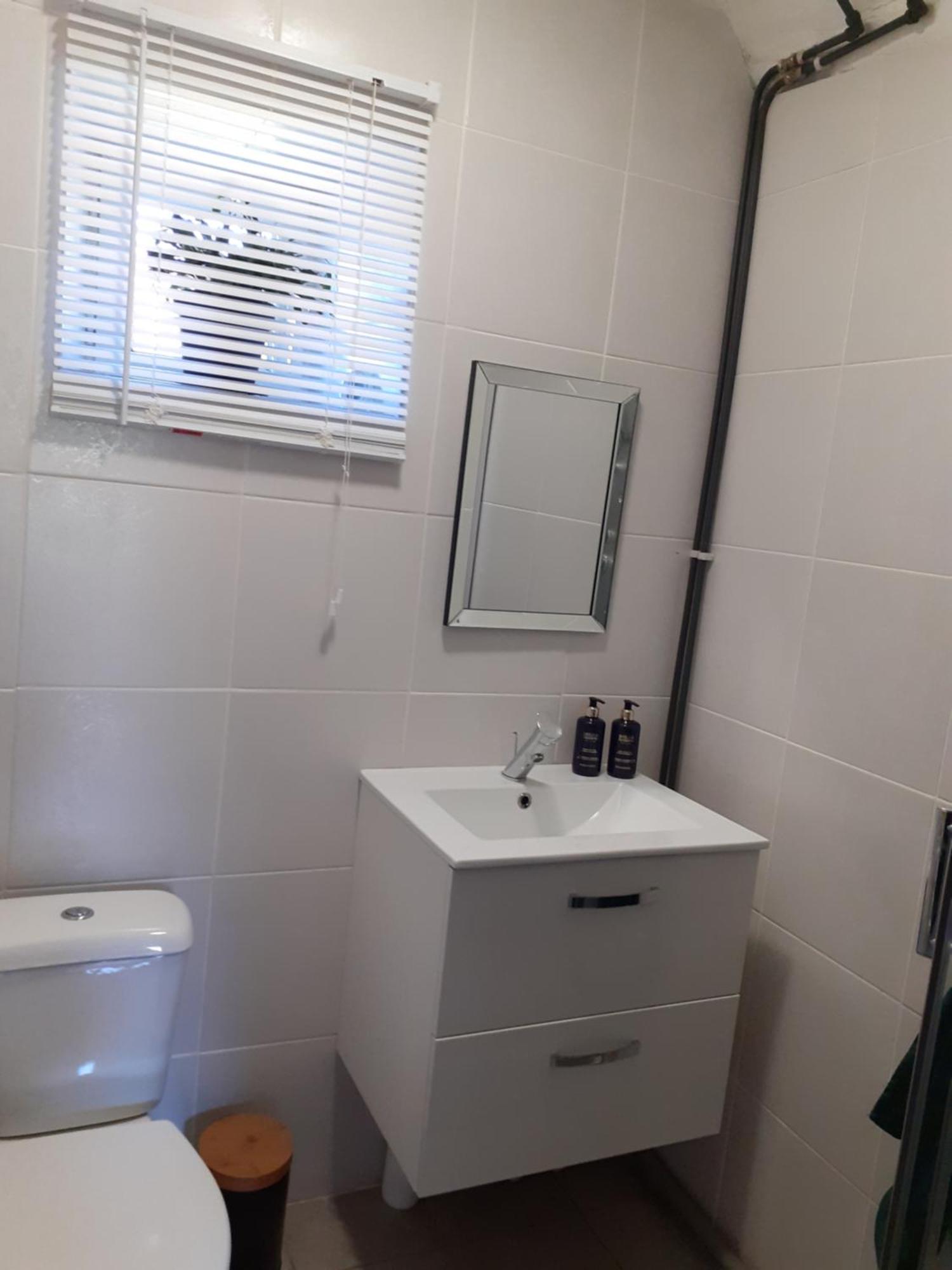 Wildberry Cottage Orgères-la-Roche Екстериор снимка