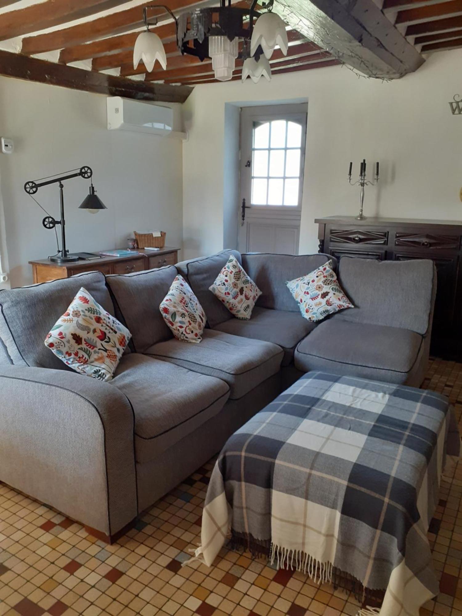 Wildberry Cottage Orgères-la-Roche Екстериор снимка
